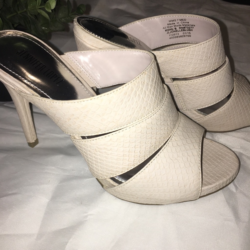Jennifer Lopez Jonelle blush heels size 7